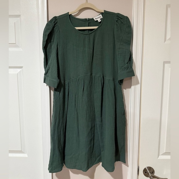 The Impeccable Pig Dresses & Skirts - Impeccable Pig Instant Obsession Dress Size Medium Forest Green NWT